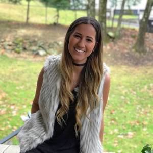 Meet your Posher, Caroline